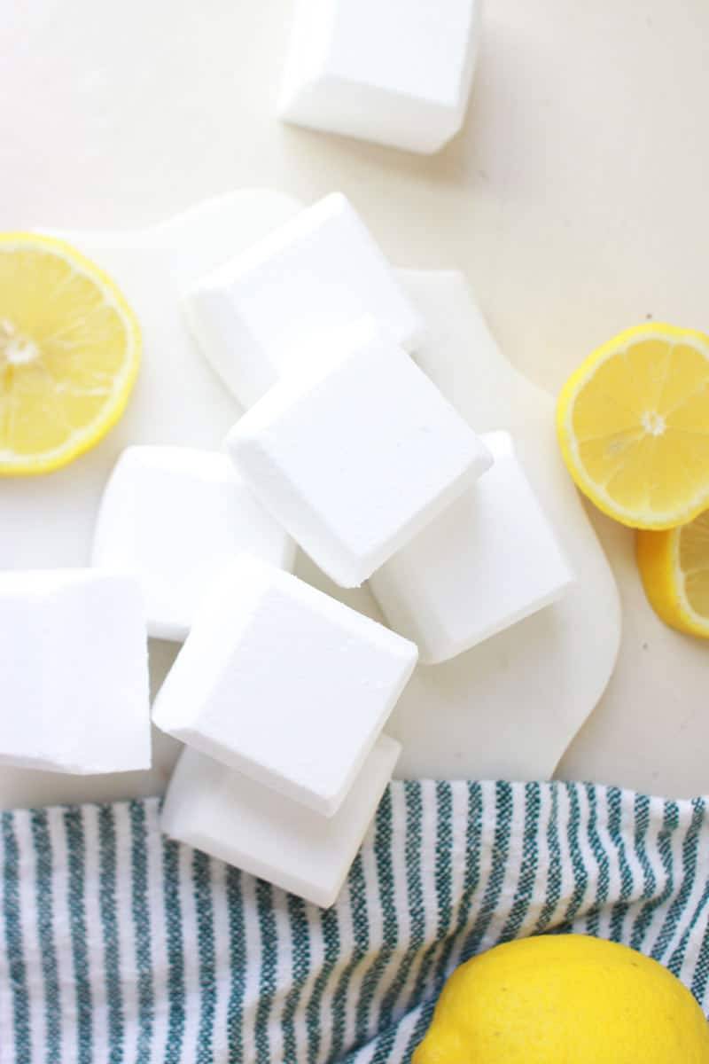 33 DIY Toilet Bombs Image