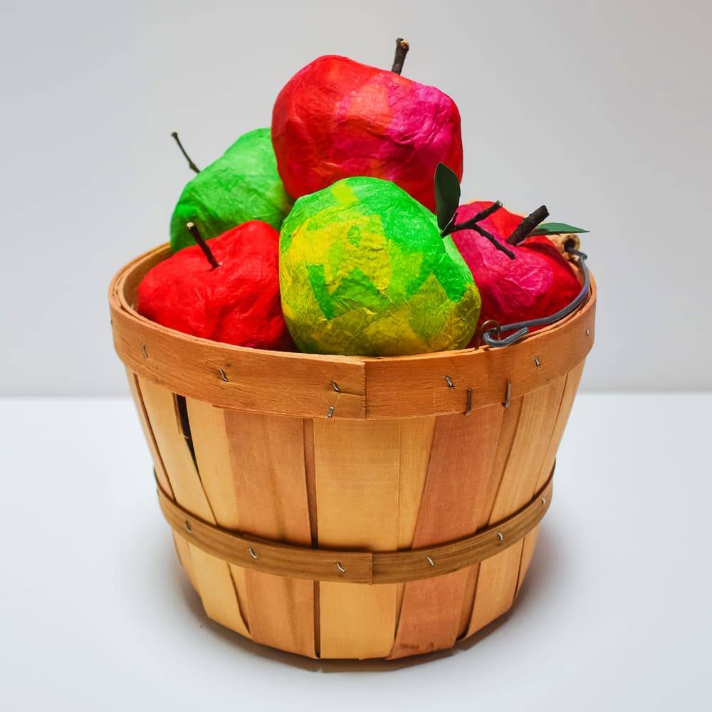 11 Apple Daycare Crafts Image