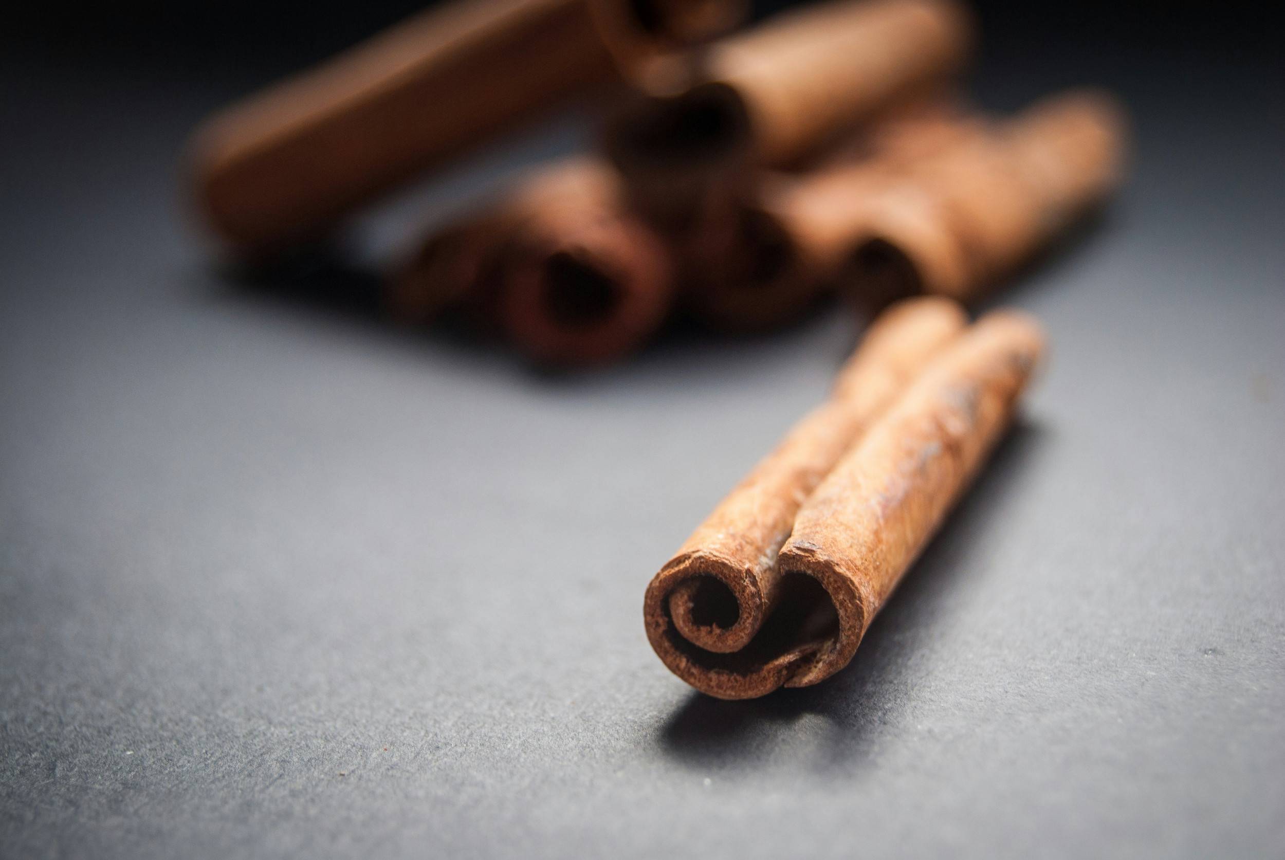 10 Cinnamon Room Spray DIY Image