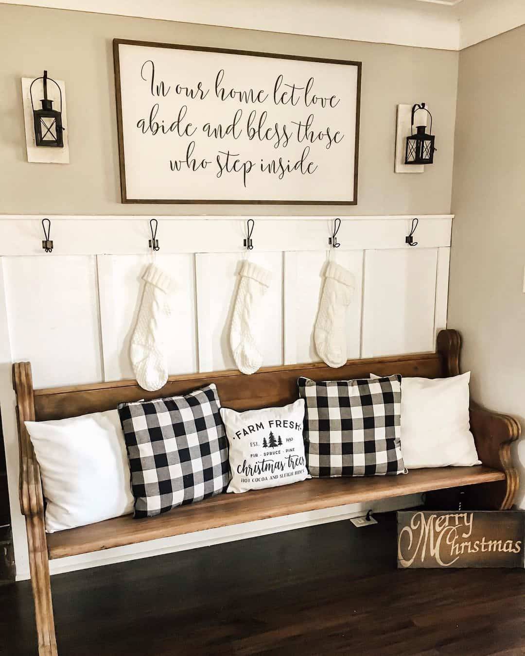 14 DIY Stocking Hangers Ideas Image