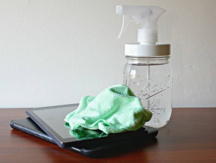 27 DIY Laptop Screen Cleaner Recipes Image
