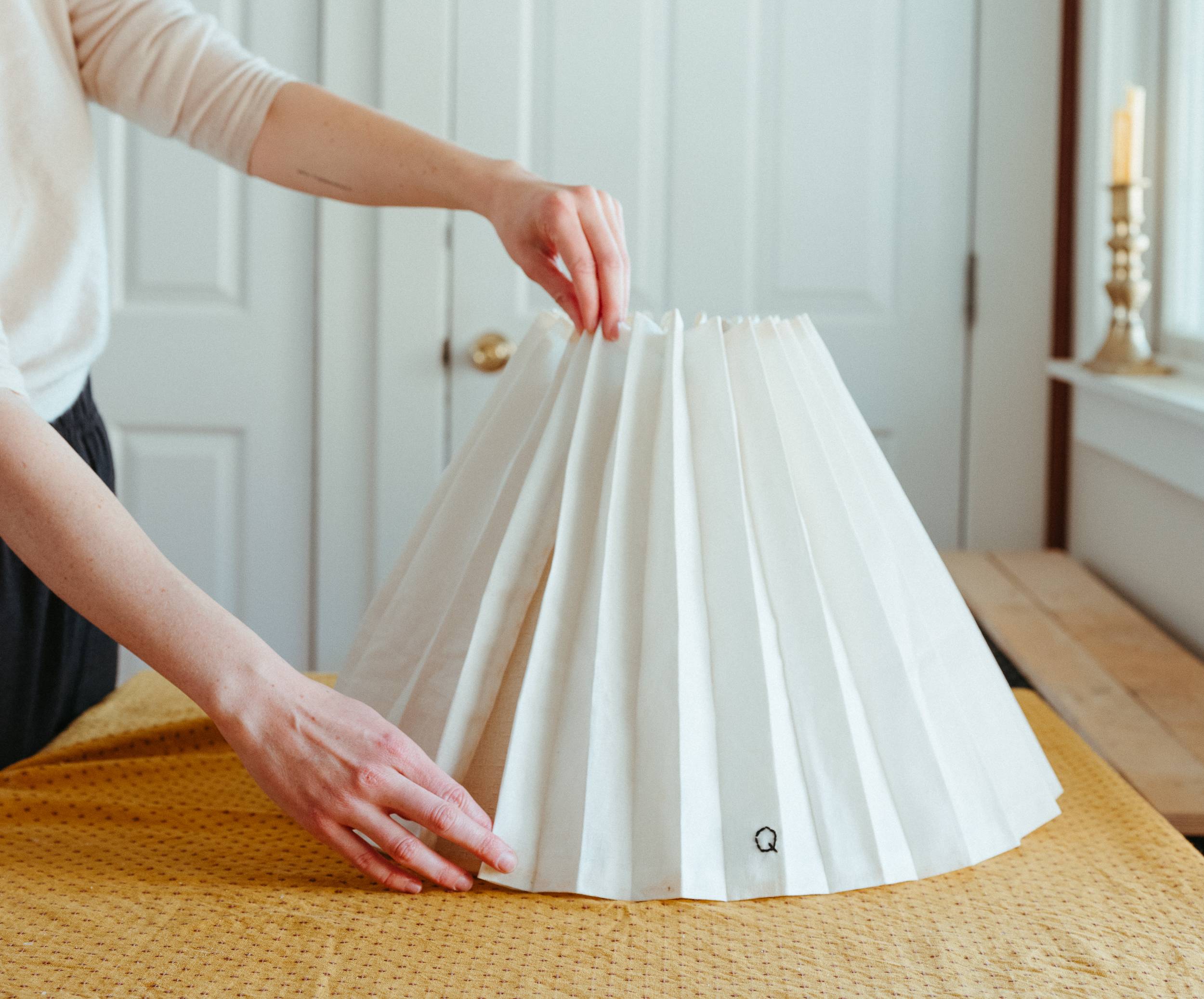 20 DIY Paper Bag Lampshade Ideas Image