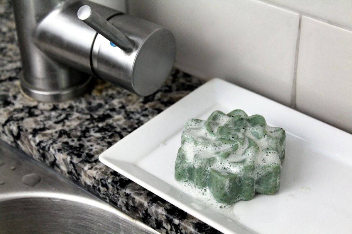 33 Winter Melt and Pour Soap Recipes Image