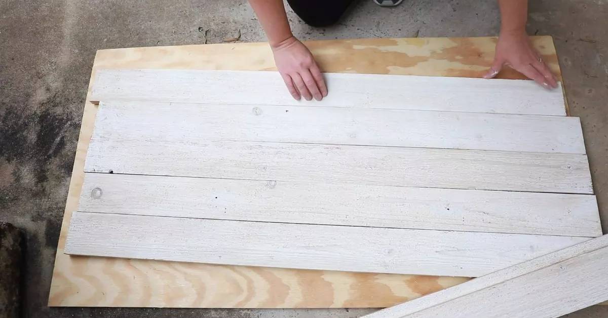 8 DIY Stocking Hangers for Wall Ideas Image