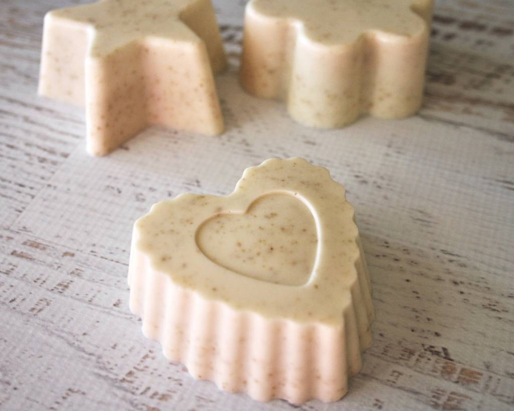 33 Winter Melt and Pour Soap Recipes Image