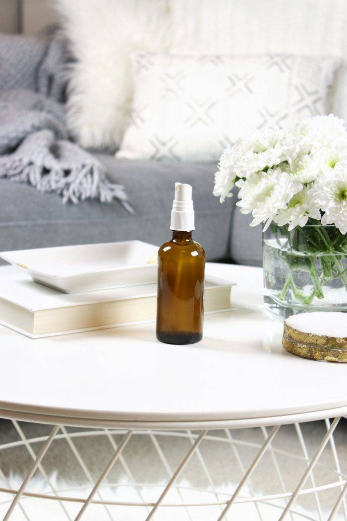 10 Cinnamon Room Spray DIY Image