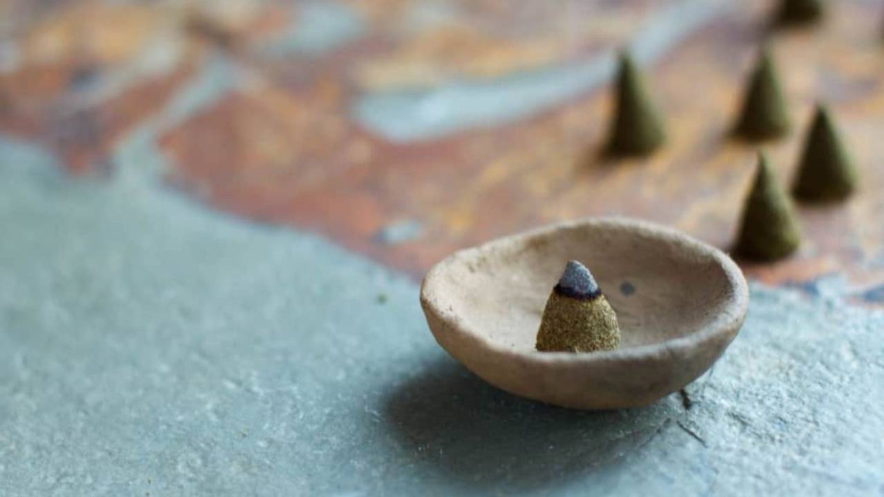 16 Homemade Incense Stick Recipes Image