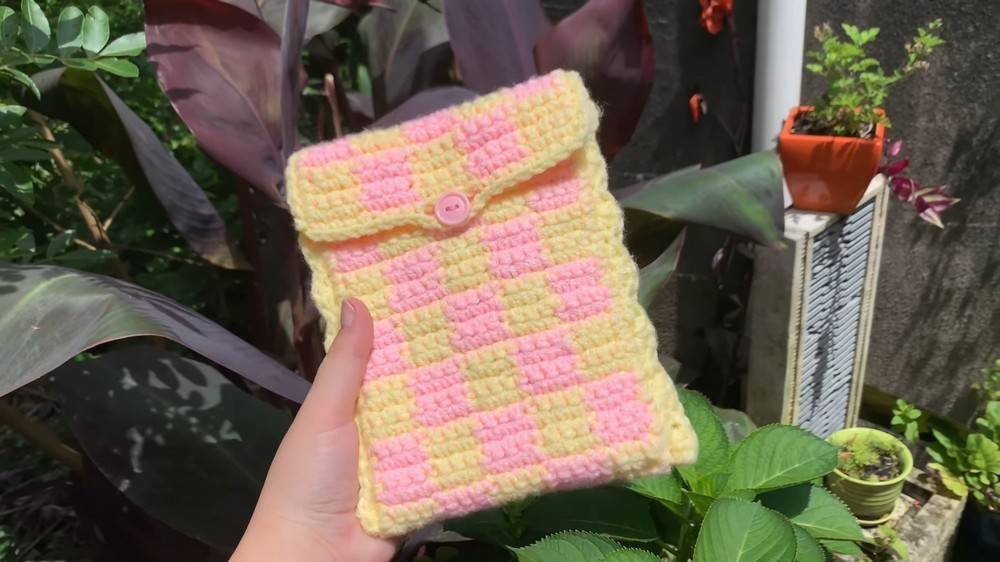 33 Crochet Tablet Cover Free Patterns Image