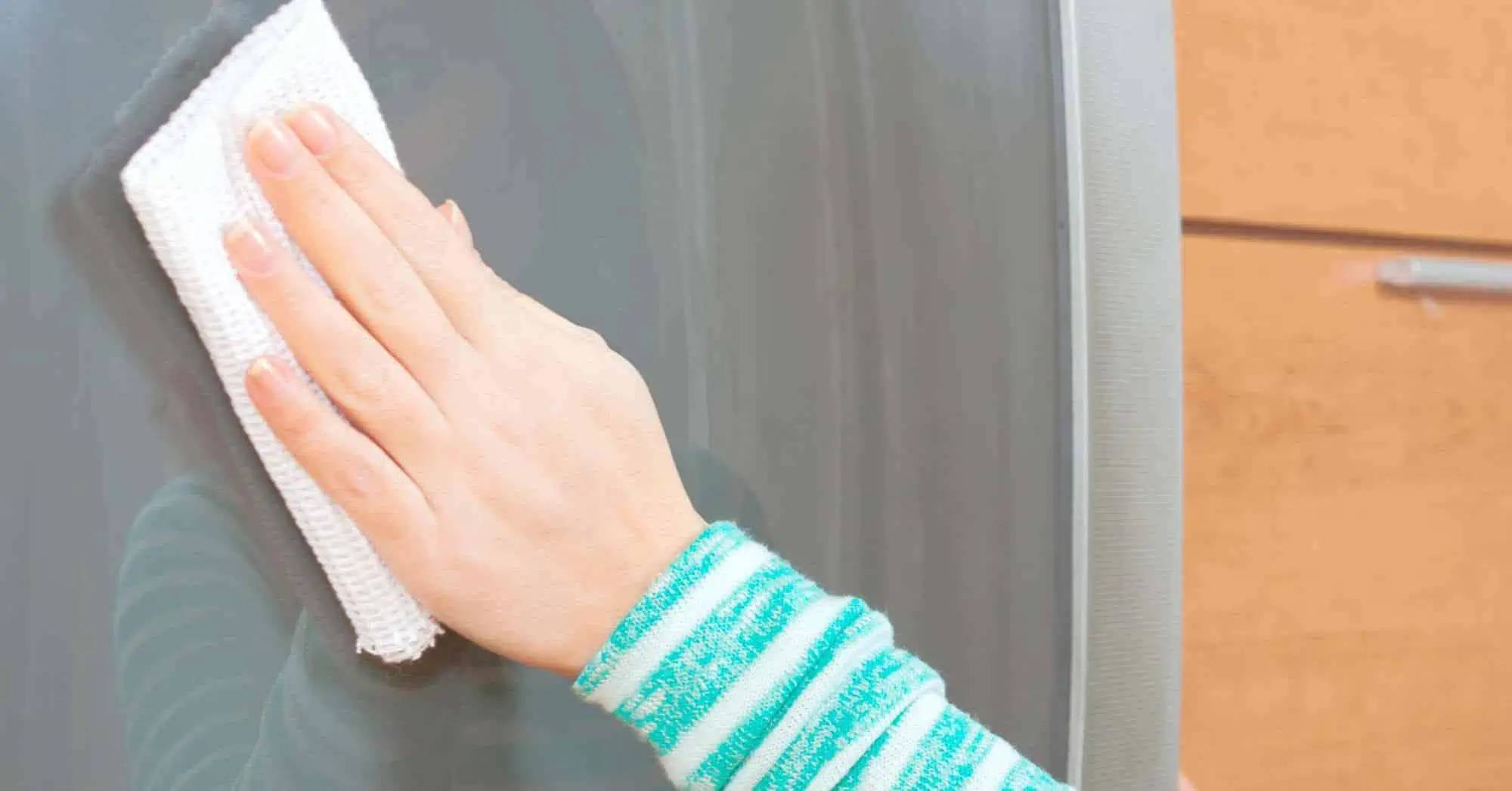 27 DIY Laptop Screen Cleaner Recipes Image