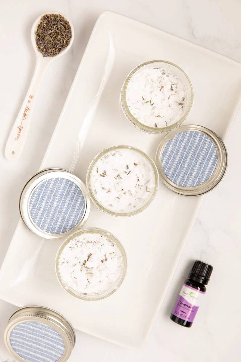 10 Cinnamon Room Spray DIY Image