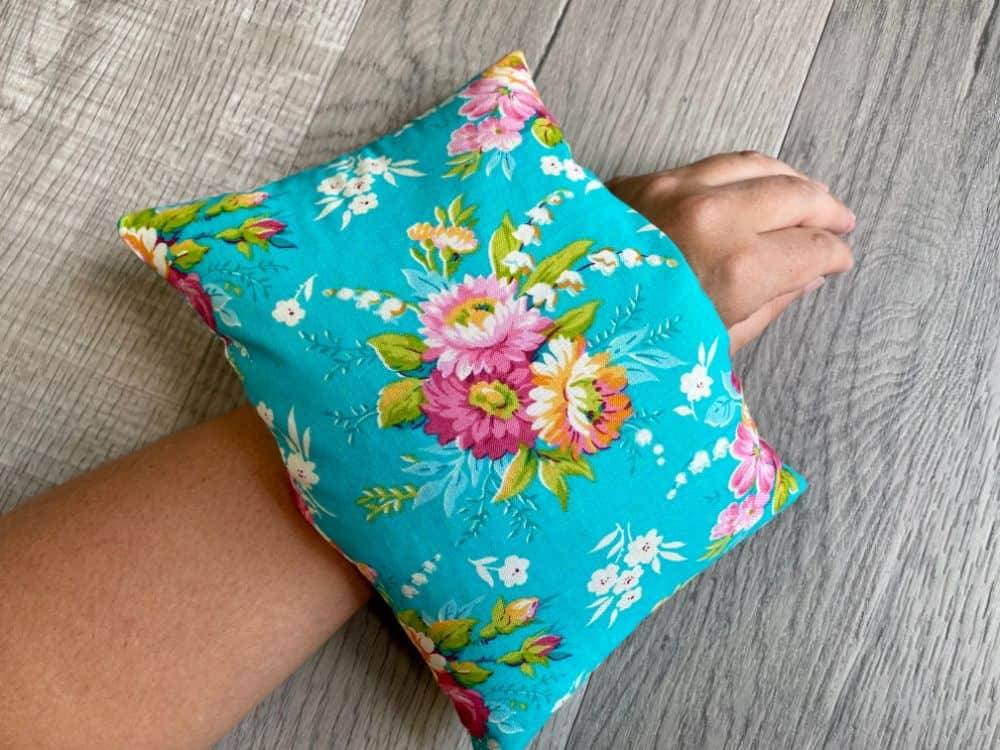32 DIY Microwavable Heating Pad Ideas Image