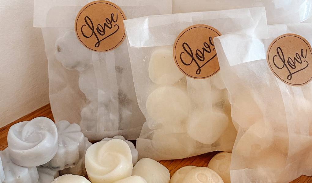 37 Essential Oil Wax Melt Recipes Image