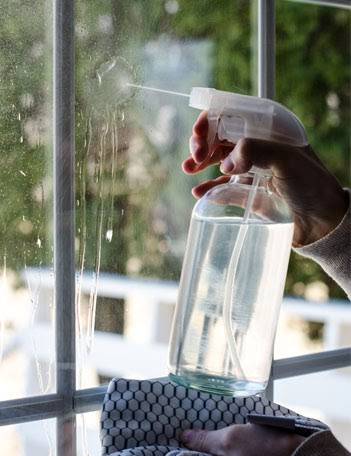 28 DIY Window Cleaner Streak Free Recipes Image
