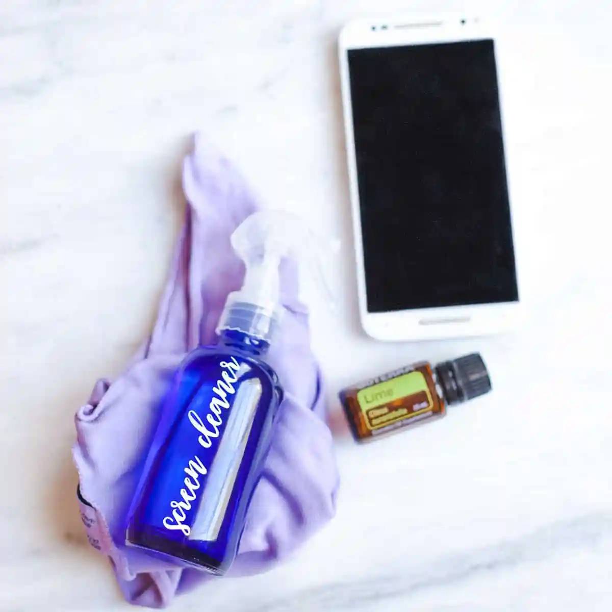 27 DIY Laptop Screen Cleaner Recipes Image