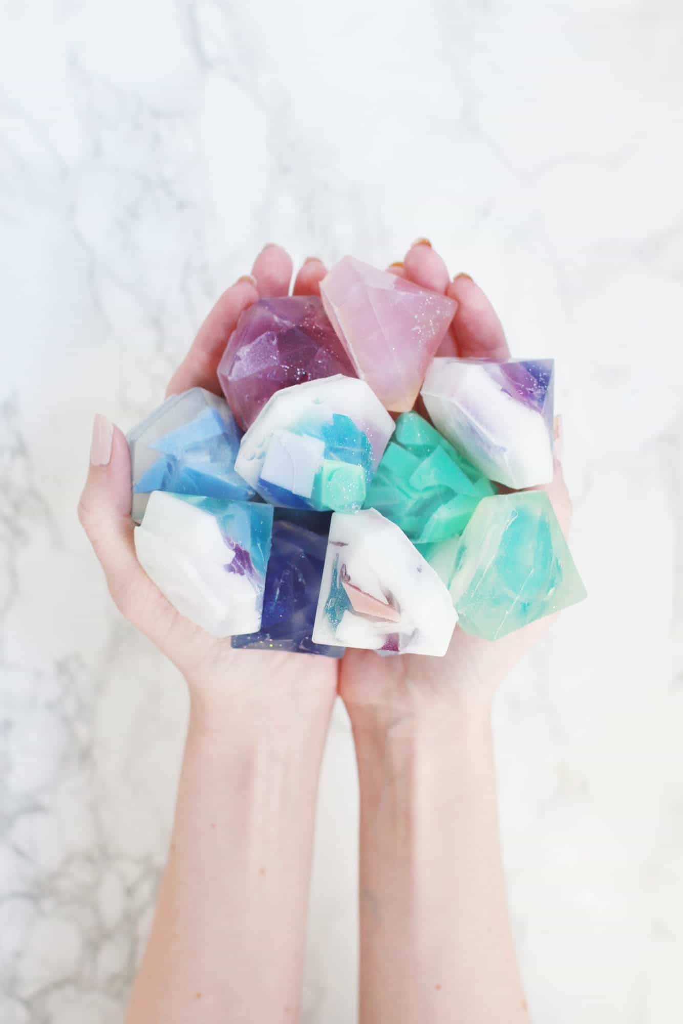 22 DIY Geode Soap Ideas Image