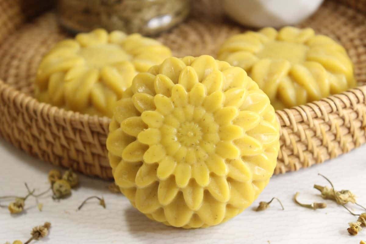 18 Honey Soap Recipes Image