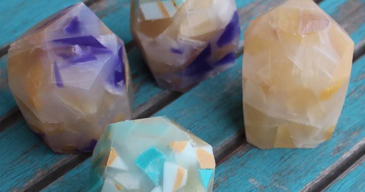 22 DIY Geode Soap Ideas Image