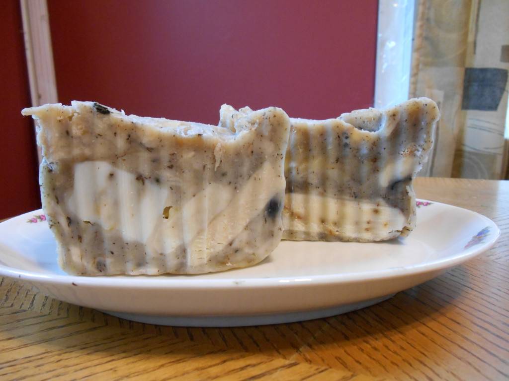 23 DIY Marbled Soap Ideas Image