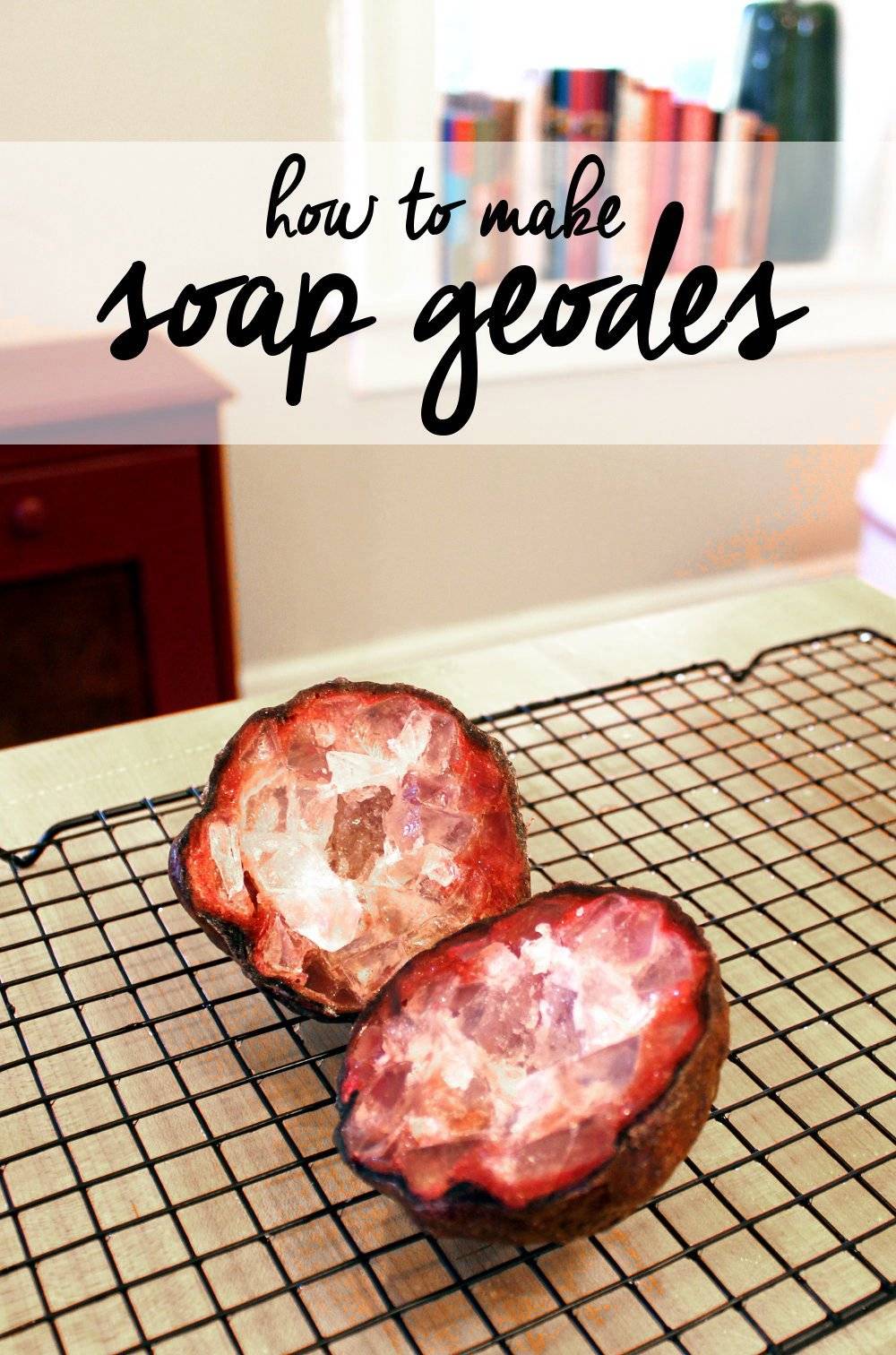 22 DIY Geode Soap Ideas Image