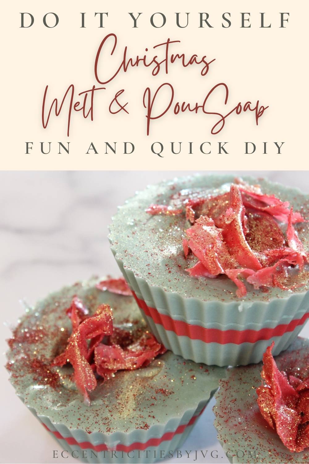 23 DIY Ombre Soap Ideas Image