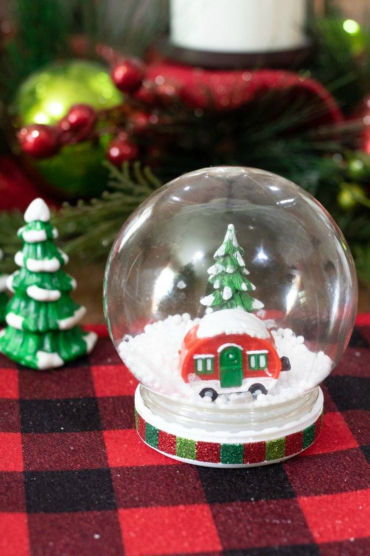 30 DIY Waterless Snow Globe Ideas Image