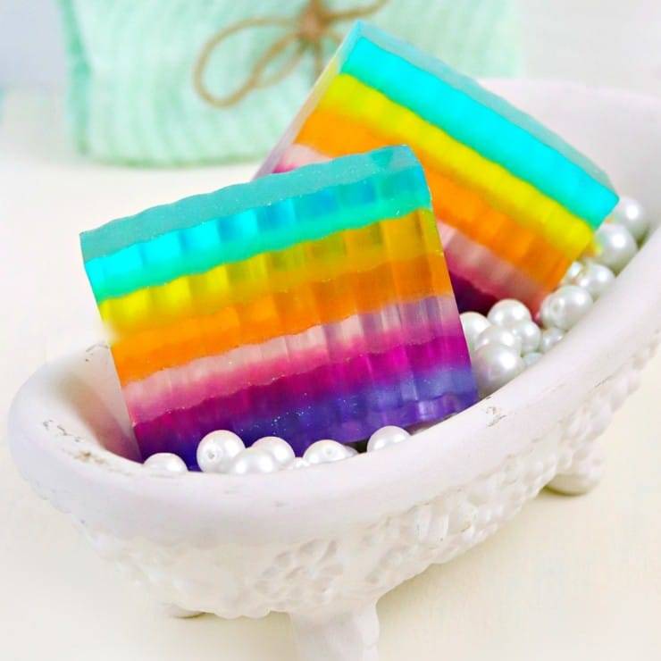 12 Rainbow Soap Tutorials Image