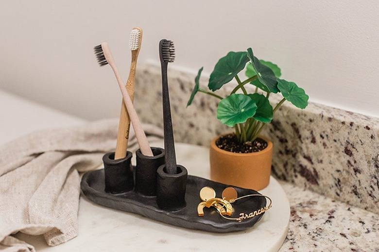 10 DIY Toothbrush Holder Ideas Image