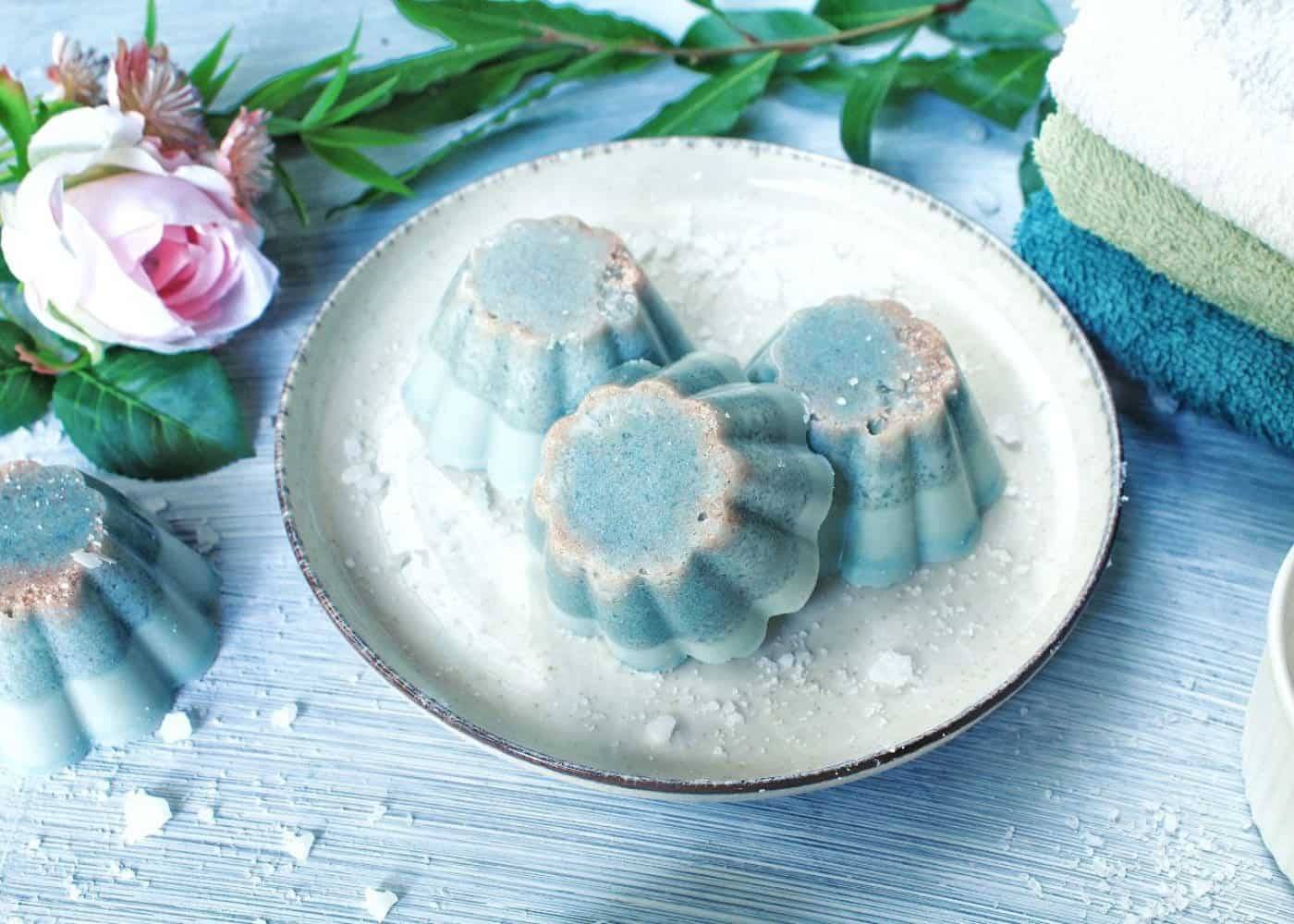 23 DIY Marbled Soap Ideas Image