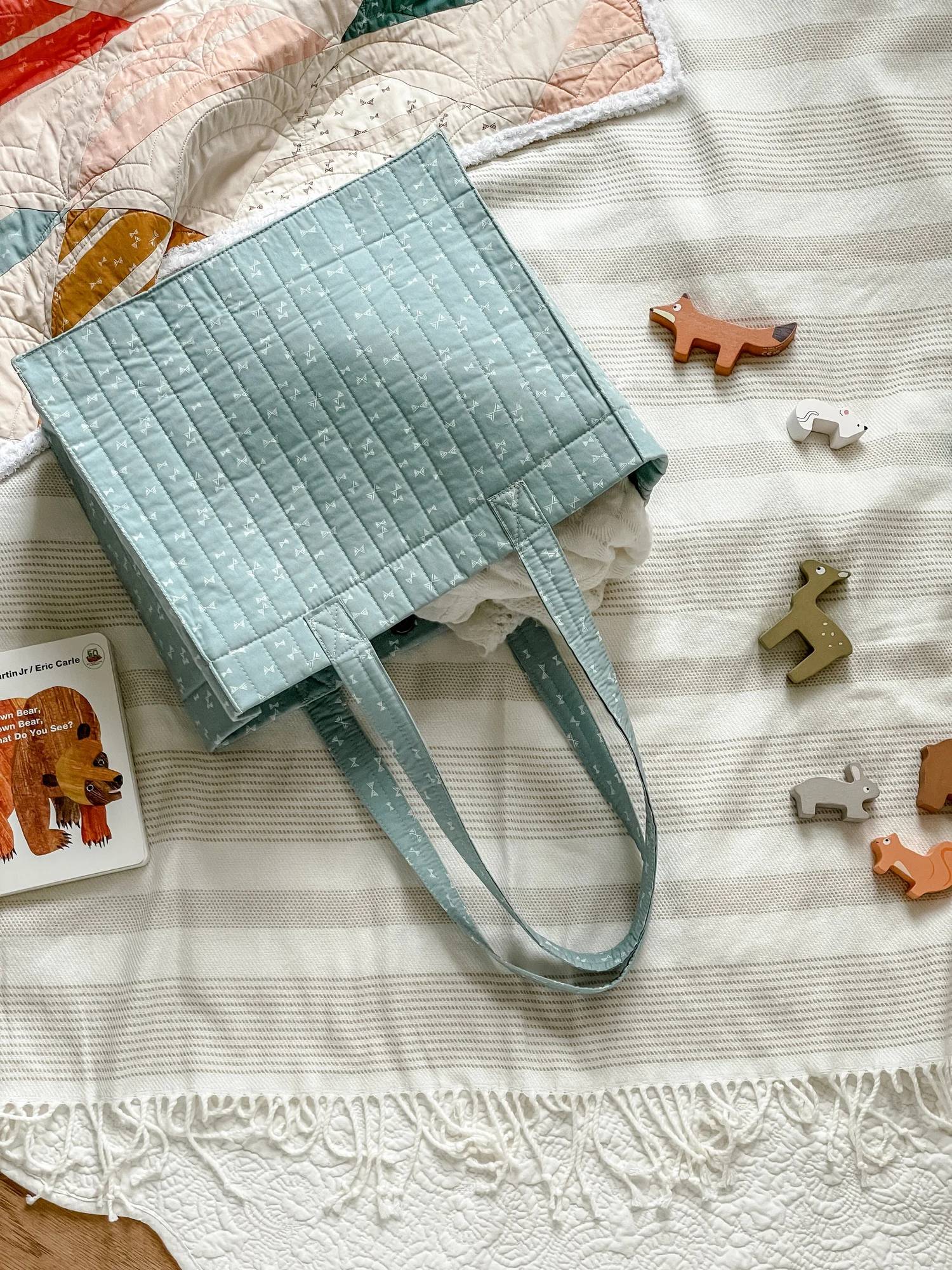 25 Jelly Roll Tote Bag Patterns Image