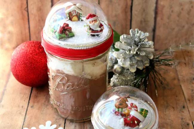30 DIY Waterless Snow Globe Ideas Image