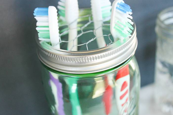 10 DIY Toothbrush Holder Ideas Image