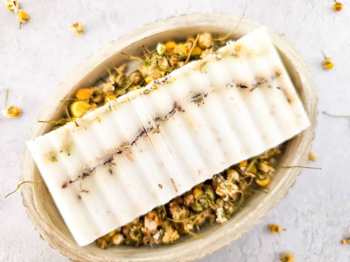 22 Melt and Pour Oatmeal Soap Recipes Image