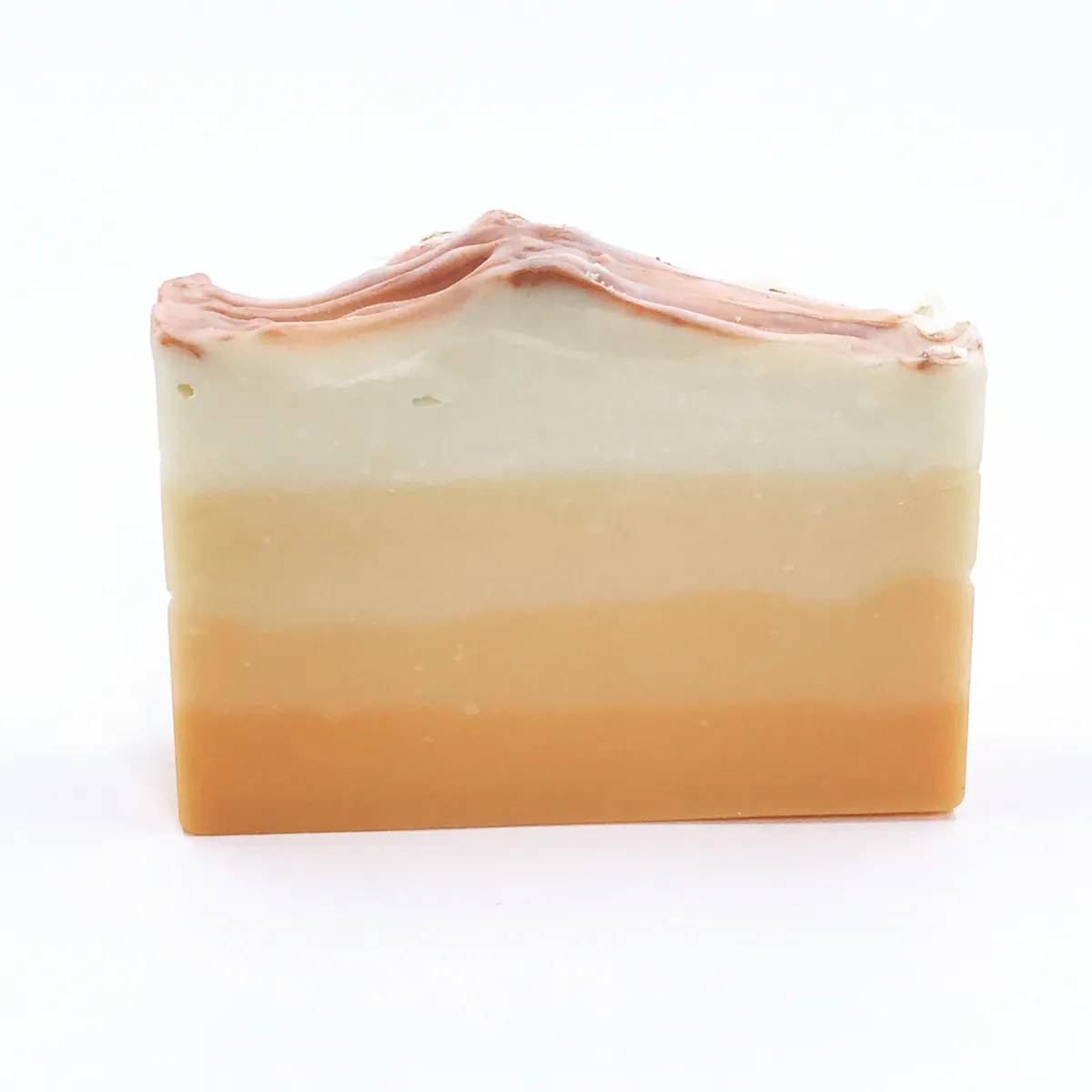 23 DIY Ombre Soap Ideas Image