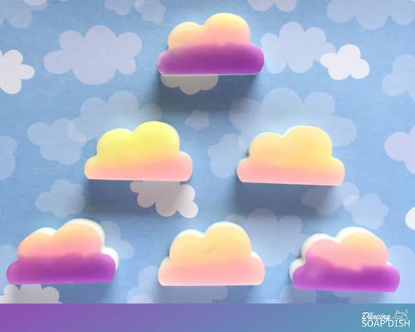 23 DIY Ombre Soap Ideas Image