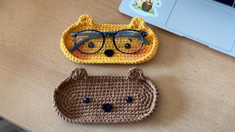 15 Handcrafted Crochet Photo Holders Image