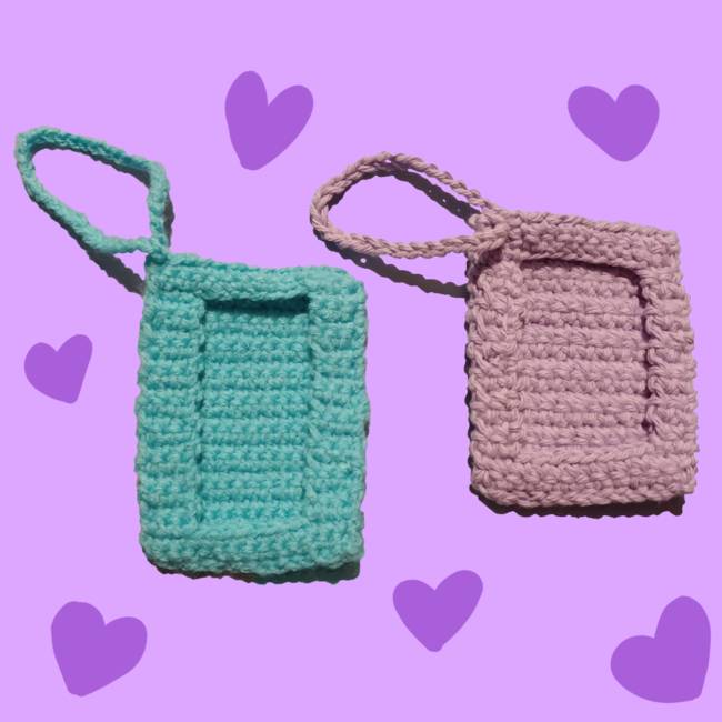 15 Handcrafted Crochet Photo Holders Image