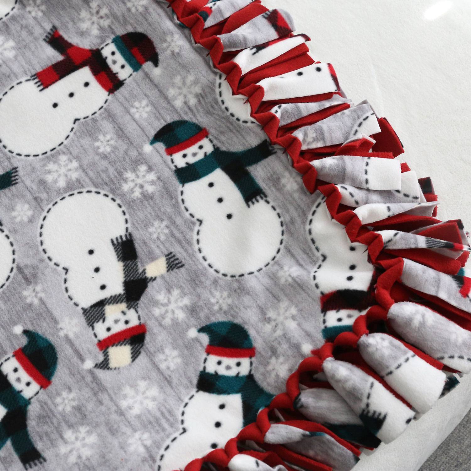 16 Fleece Quillow Patterns Image