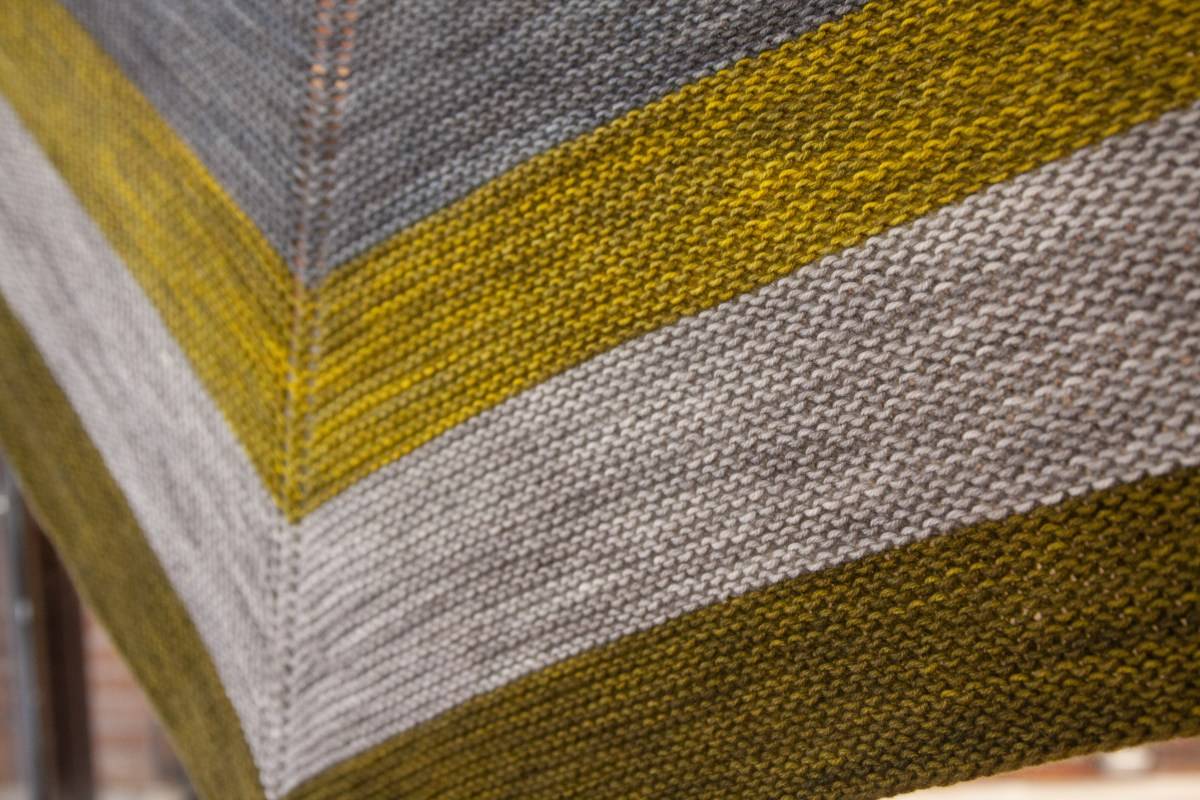 35 Easy Knitted Shawls Patterns Image