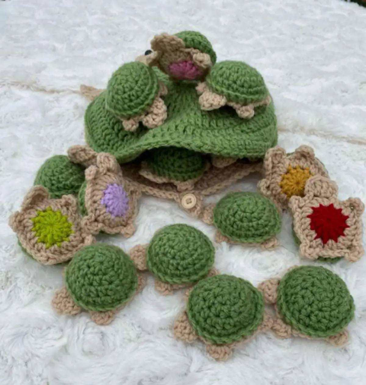 34 Tiny Turtle Crochet Patterns Image