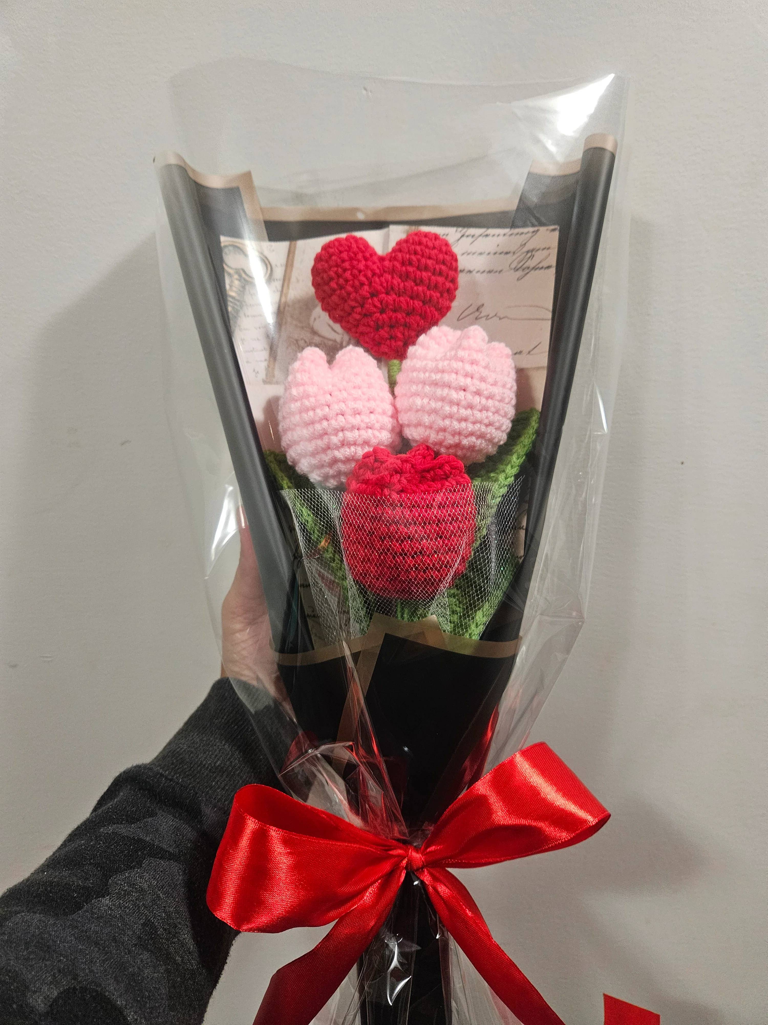 16 Valentines Crochet Bouquet Ideas Image