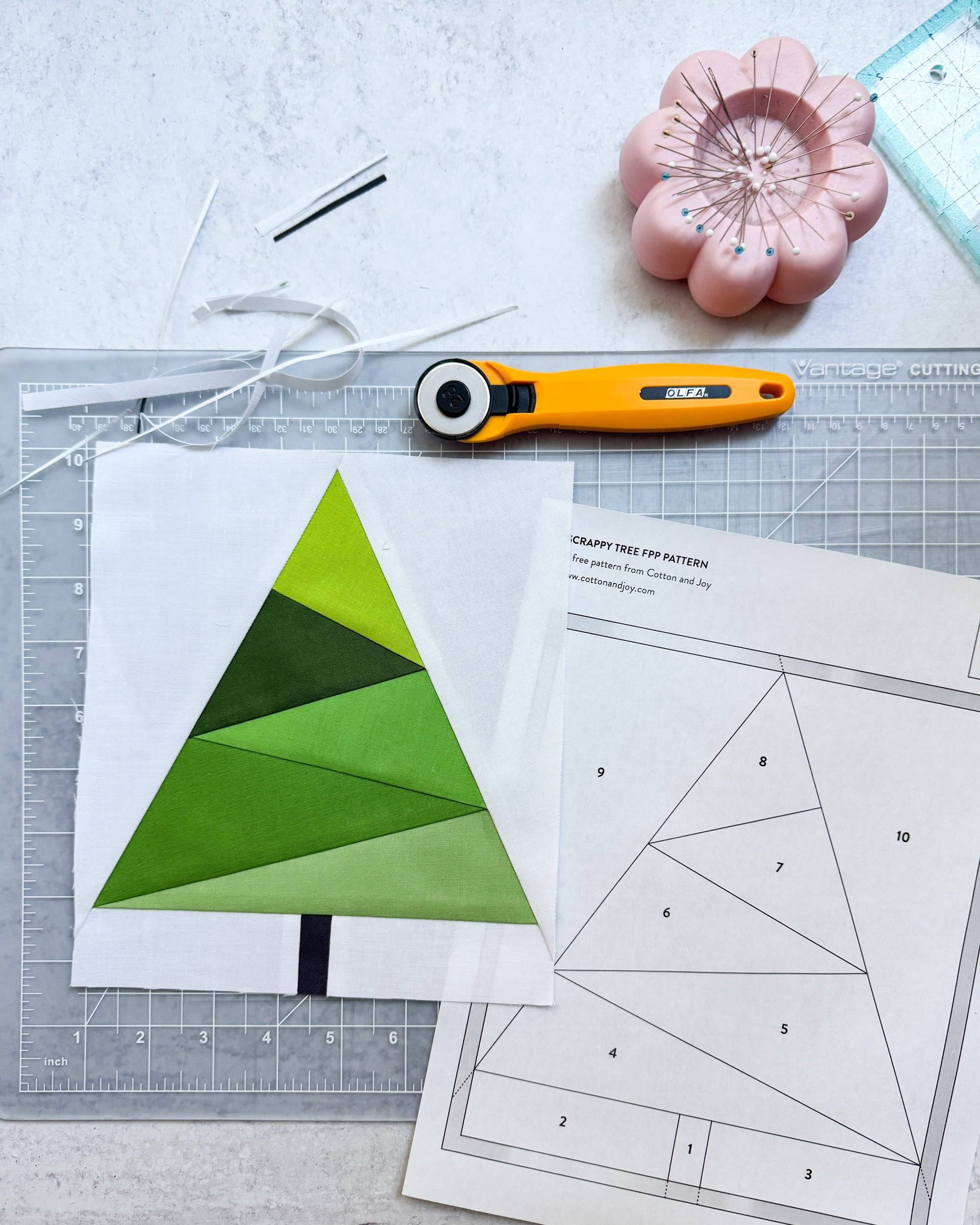 22 Paper Pieced Mini Quilts Patterns Image