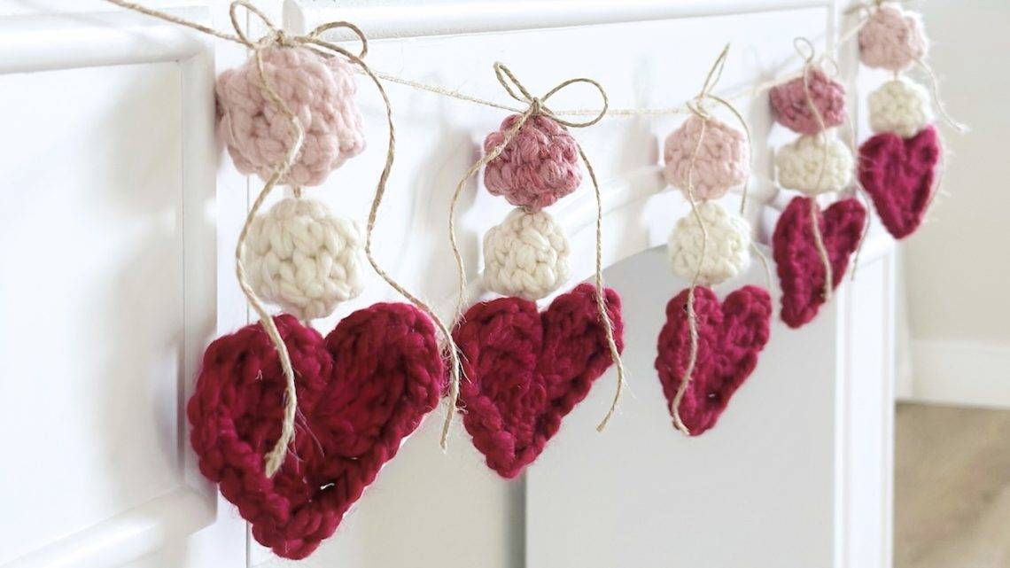 34 Valentines Day Crochet Garland Ideas Image