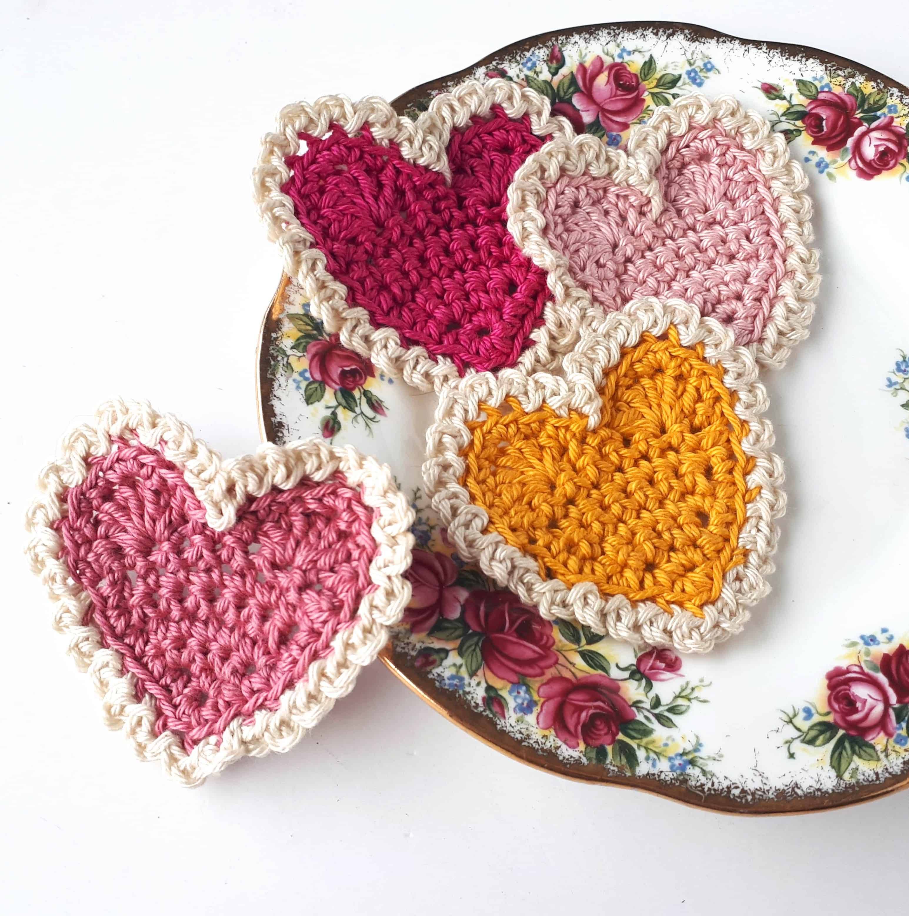34 Valentines Day Crochet Garland Ideas Image