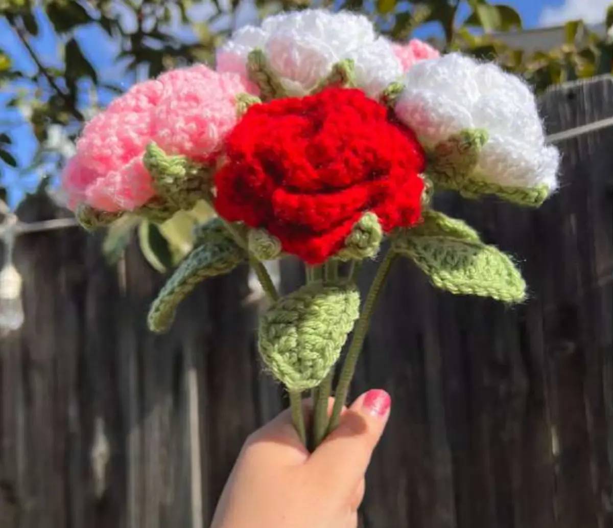 16 Valentines Crochet Bouquet Ideas Image