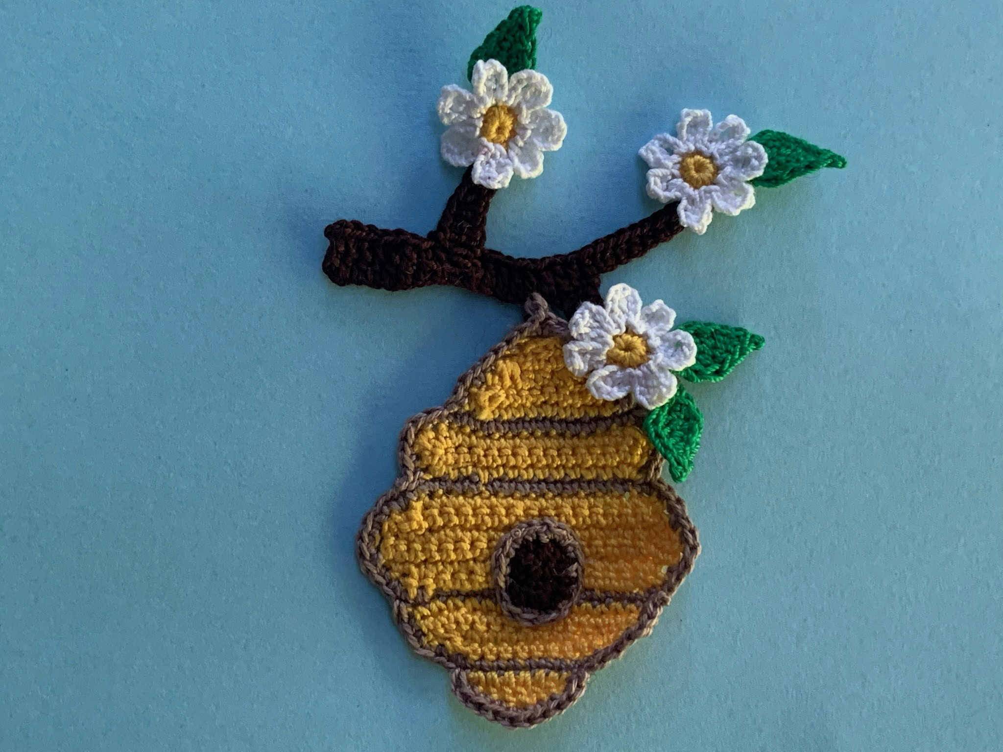 33 Crochet Bee Applique Patterns Image
