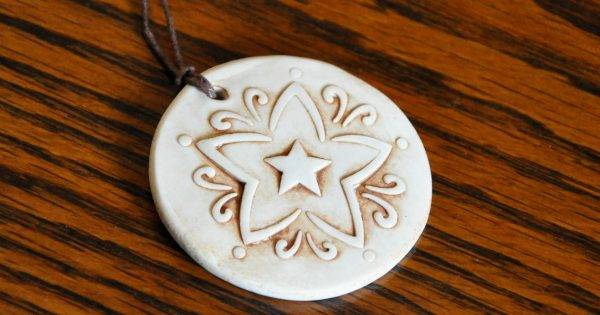 5 DIY Clay Pendants Image
