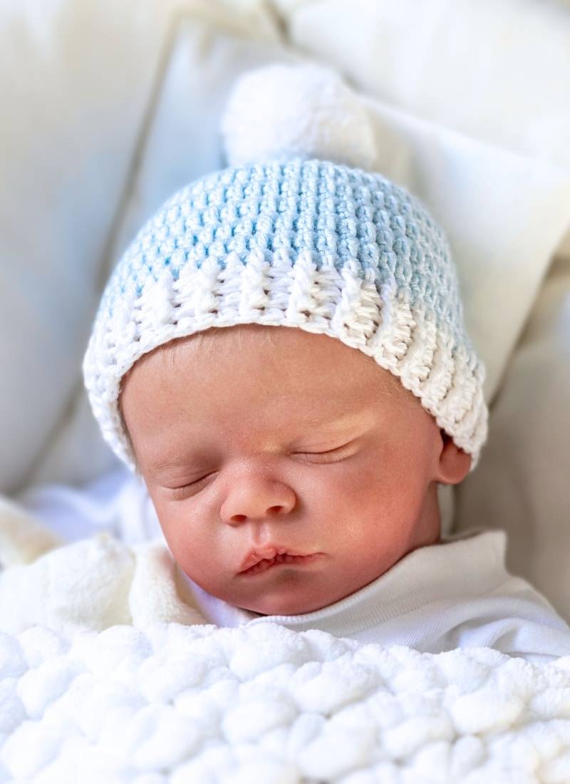 32 Easy Crochet Newborn Beanie Patterns Image