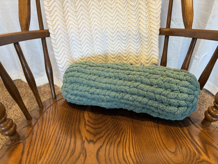 17 Finger Knit Pillow Patterns Image