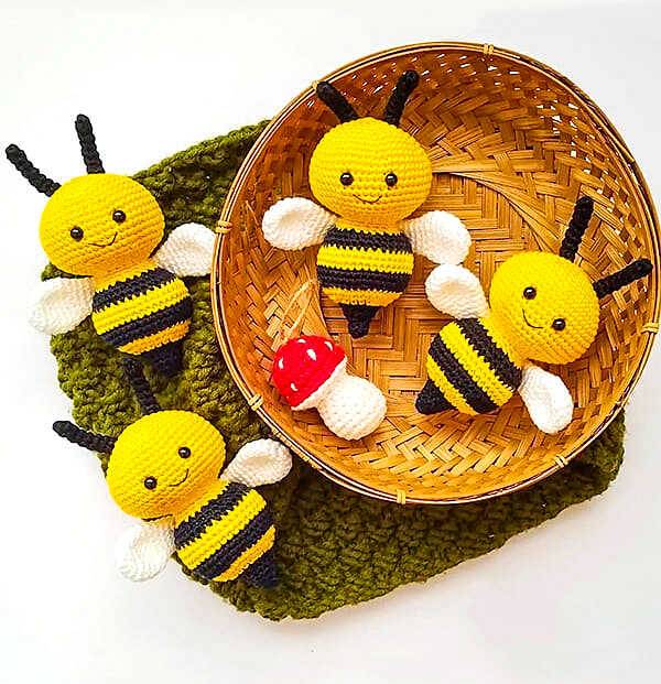33 Crochet Bee Applique Patterns Image