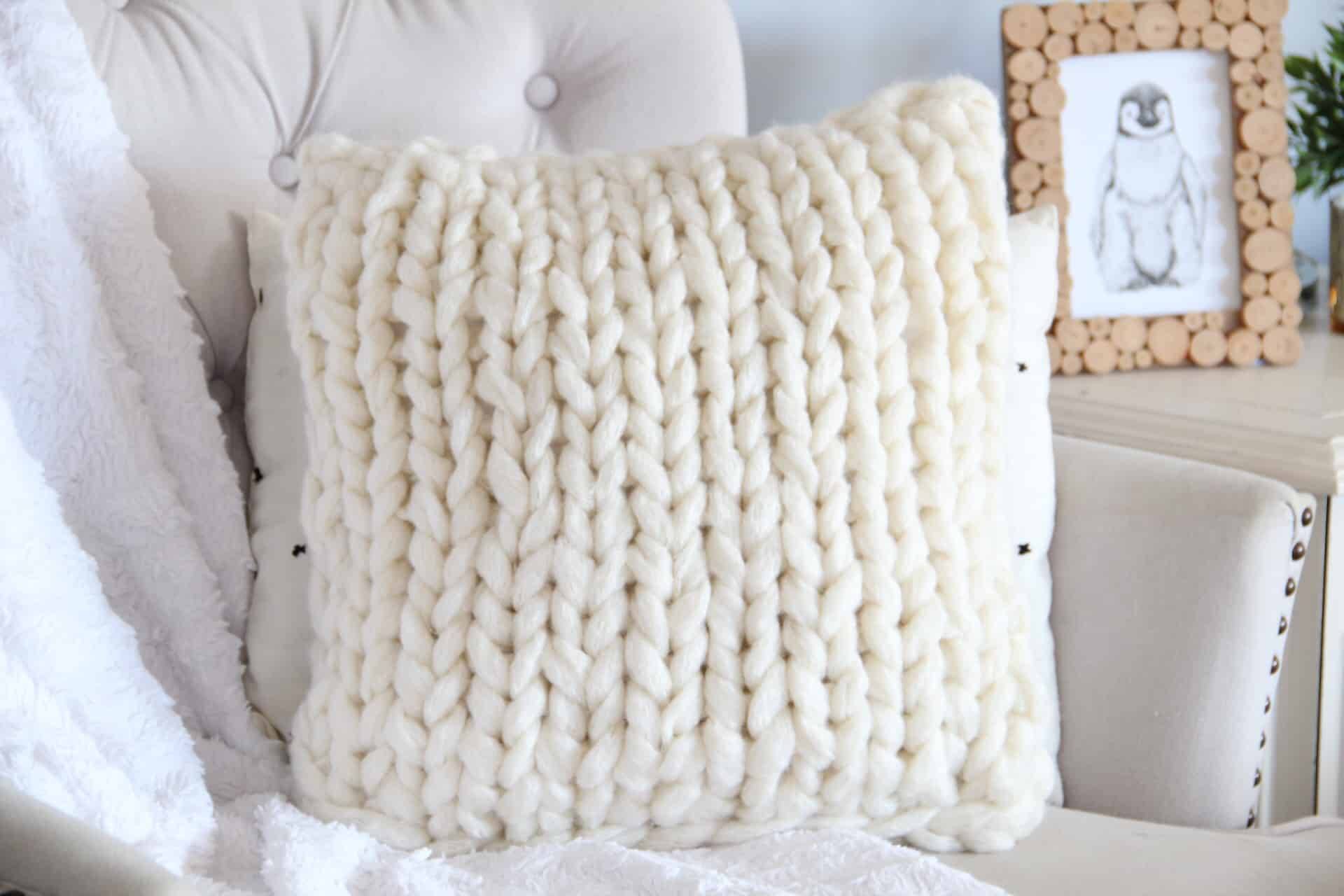 17 Finger Knit Pillow Patterns Image